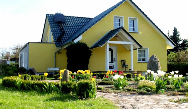 Detached house, fireplace, huge garden, small stream, idyllic, tranquillity, pure nature