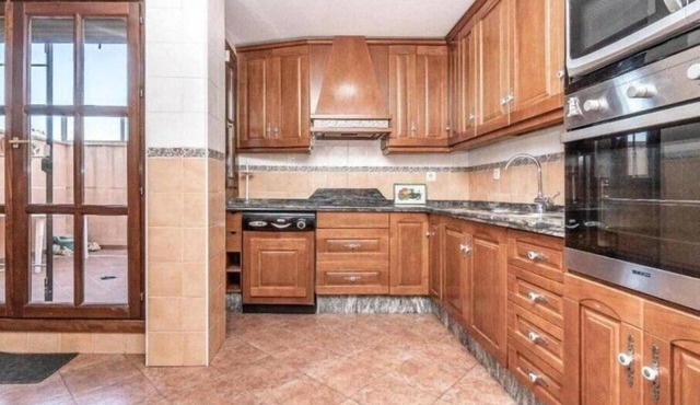 Detached House in Granada