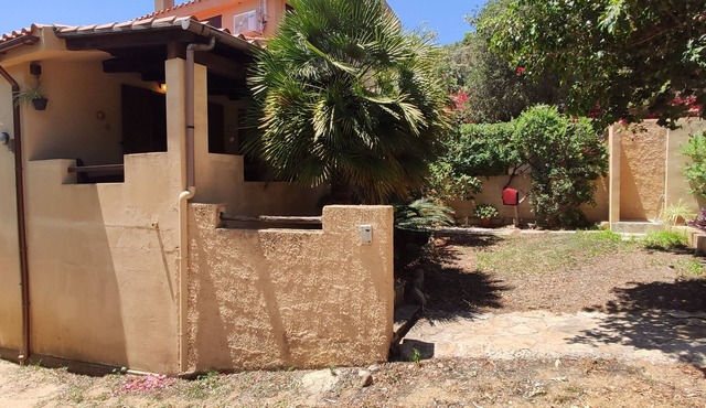 Detached house, on private property
