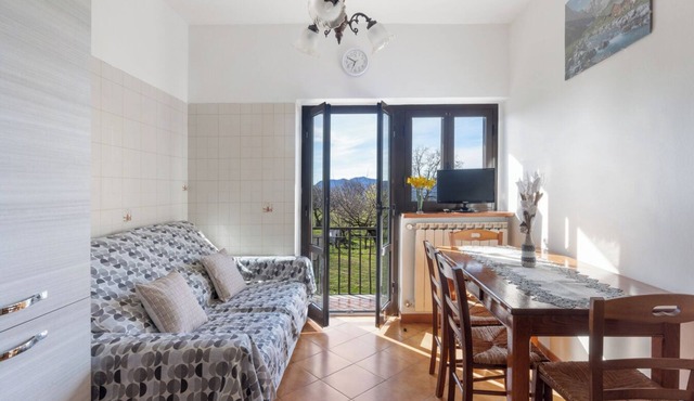 Detached house with garden and parking space