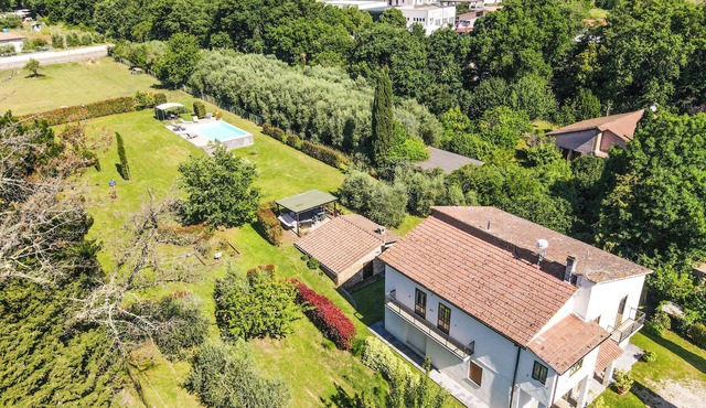 Detached house with private pool near Bolsena and Orvieto.