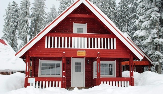 Detached mountain ski chalet in Borovets