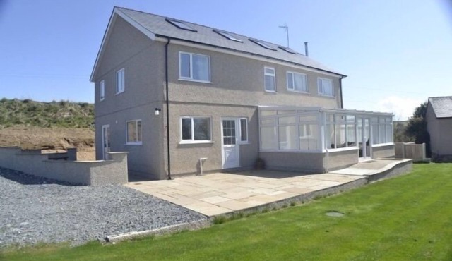 Detached renovated Farmhouse In Prime Location Near Nefyn And Morfa Nefyn
