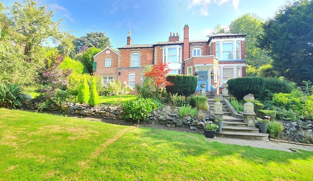 Detached Unique 8 Bedroom House Located in Leicester