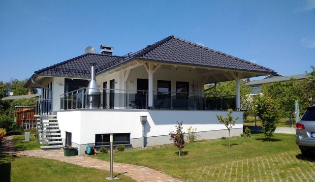 Detached vacation home Salzhaffblick with sauna, garden and view of the Salzh