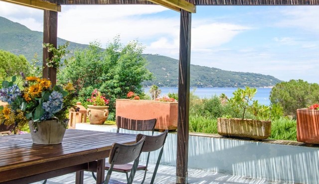 Detached villa 50 meters from the sea