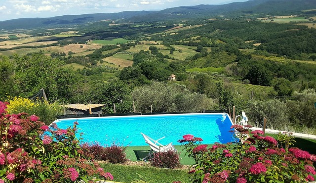 Detached villa with panoramic garden