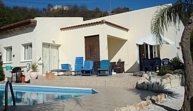 Detached Villa with private Pool. Fantastic views. Overlooking vineyards