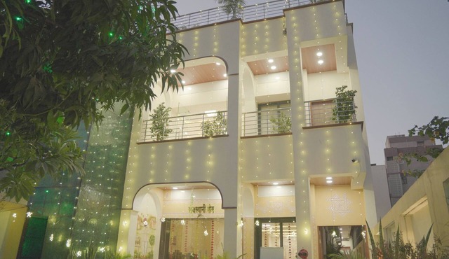 Dev Sneh Residency