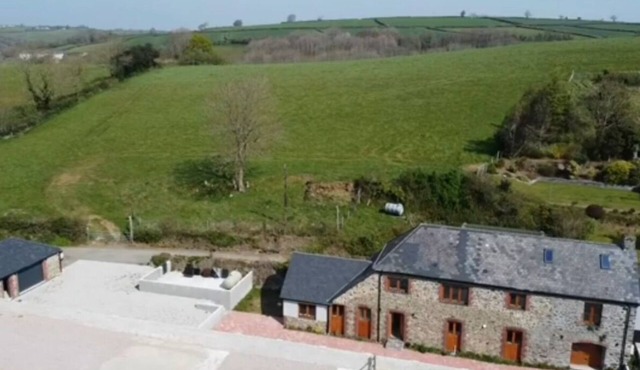 DeVollard Cornish Cottage Position in the Beautiful Village of Trematon Cornwall
