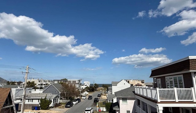 Dewey Beach-Block Spacious Apt.