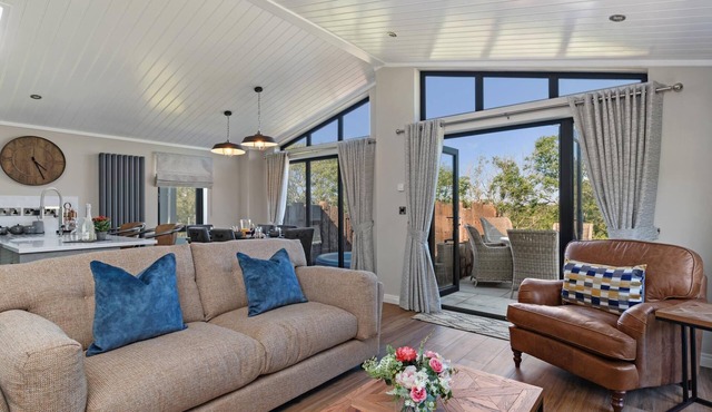 Dewin Bach - Luxury Lodge Hot Tub Close to Beach