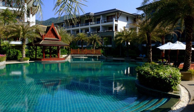 DG04 - Relaxed Naithon Beach Apartment, Pool, Quiet Location, Ground Floor