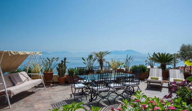 Diamante beachfront suite A