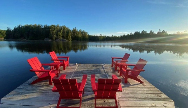 Diamond Dock Camp on Lake Oseetah: pet friendly, sleeps 10, 2 docks, AC!