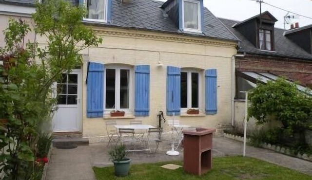 DIEPPE house with exposed garden facing SOUTH, the sea is 500 m