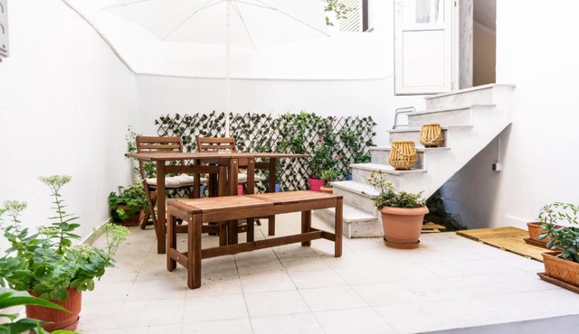 Dimitra's cosy studio in old town with backyard