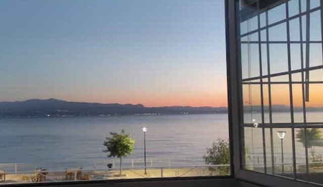 Dimitra's: Window to Evoikos