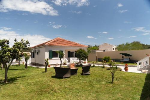 Dimitras Home