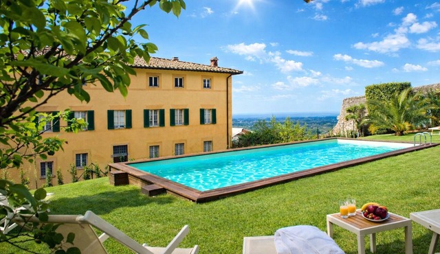 Dimora d'epoca, Luxury and Peacefull Private Pool Villa, wide garden, views