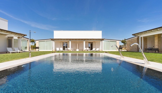 "DIMORA FRASCHI" - 4 exclusive holiday home in a residence with swimming pool