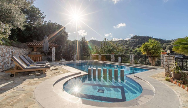 Dimosthenis - Four Bedroom Villa, Sleeps 8