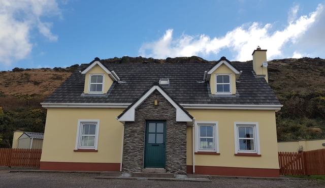 Dingle Peninsula: Beautiful house 'An Máimín' Ballyferriter, Dingle