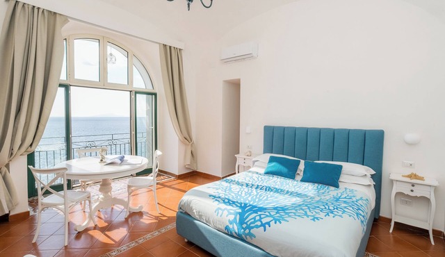 DIPINTO APARTMENTS
