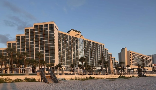 Direct Beach Access! City View Unit, 2 Pools!
