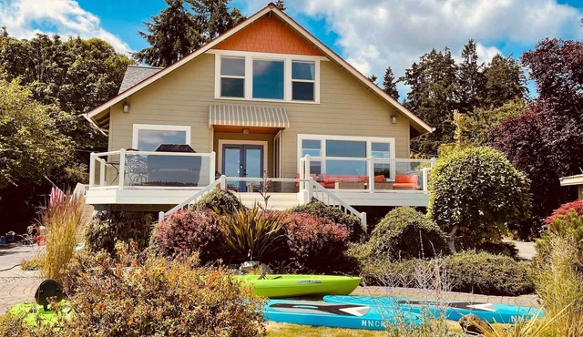 Direct Beach Access: Getaway on Port Orchard!