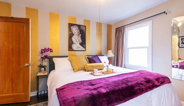 Direct Ferry to DT Seattle/World Cup.Pet-Friendly
