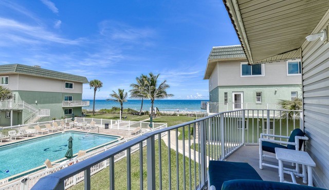 Direct Ocean with heated pool and garage