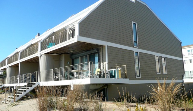 Direct Oceanfront Townhouse on Private Beach-Year Round, 5 Bedrooms, Sleeps 12.