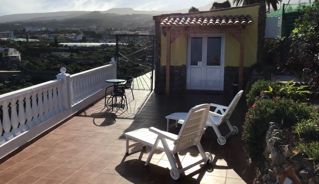 DIRECT VIEWS OF TEIDE & SEA WITH PRIVATE TERRACE & GARDEN