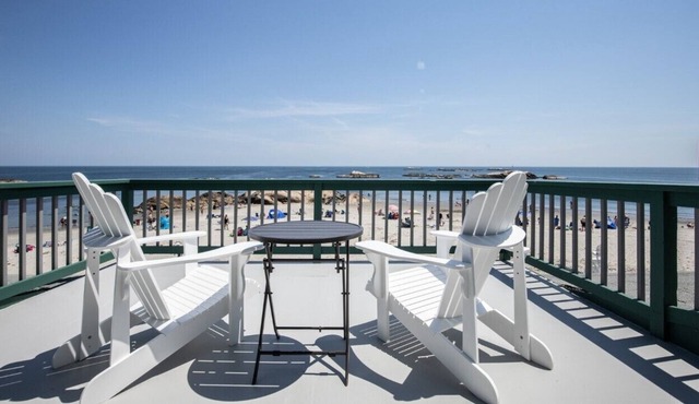 DIRECTLY ON MINOT BEACH!!!