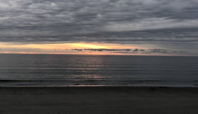 Directly on the beach! Fully renovated and all amenitities
