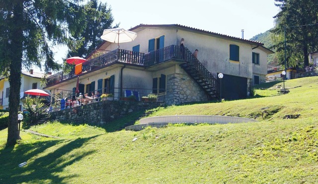 Directly on the lake with terrace