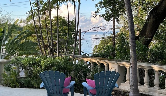 Directly opposite Mullins Beach with private plunge pool & amazing sea views