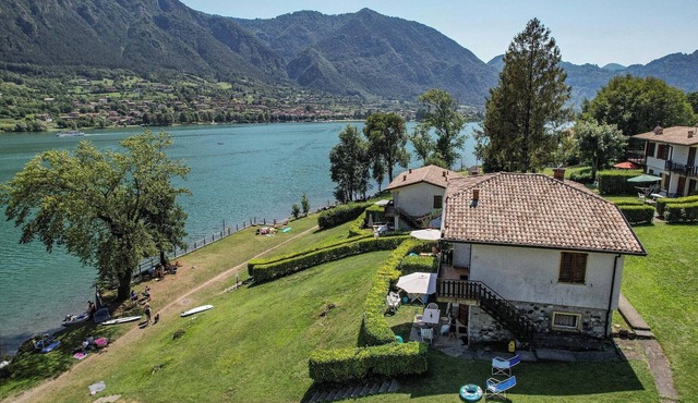 Direkt am See mit Terrasse
