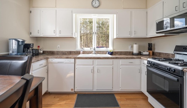 Discount! Spacious home in Naples minutes from Wren's Roost,Skiing,Hiking
