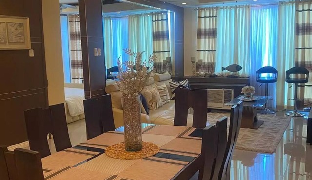 Discounted | Elegant 2BR, 2 BA Suite Beside Eastwood Mall