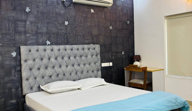 Discover a 3-bedroom villa nestled in the vibrant heart of Thiruvananthapuram.