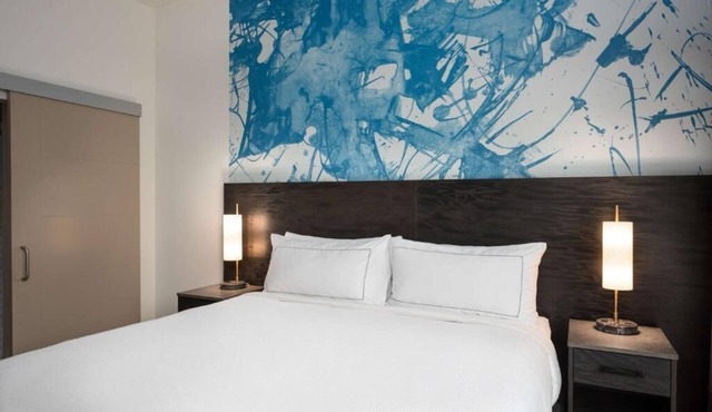 Discover a Relaxing Space Near Local Attractions & Dinings | Paid Parking Onsite