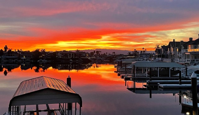 Discover Bay Home - 2,400 sq. ft.- Close to fast water, minutes to marina & gas