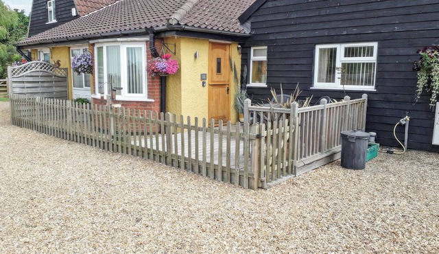 Discover Cambridgeshire from this superb holiday lodge.