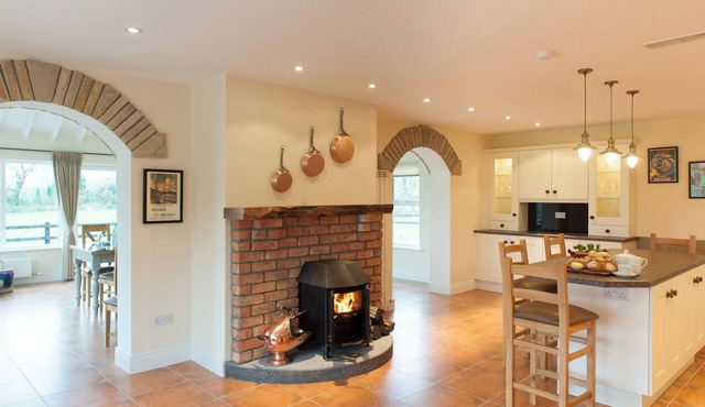 Discover Elegant Country Living less than 5 Minutes from Killarney Town