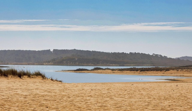 Discover a paradise: stunning beaches, golf courses and historic sites