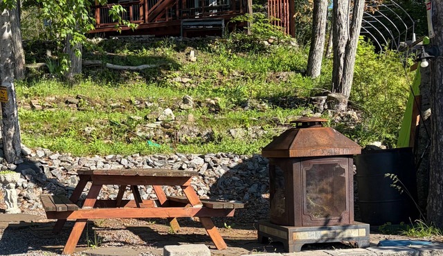 Discover Serenity: Ultimate Summer Getaway Awaits at Charming Cottage Retreat!