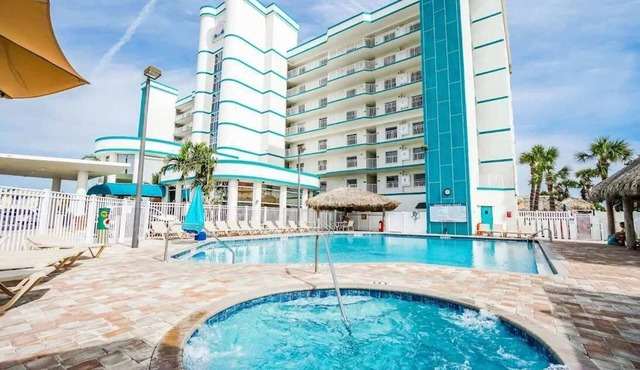 Discovery Beach Resort - 3 Bedroom Suite