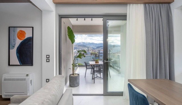 Disegno Suite 2 | Jacuzzi | Chania City Center